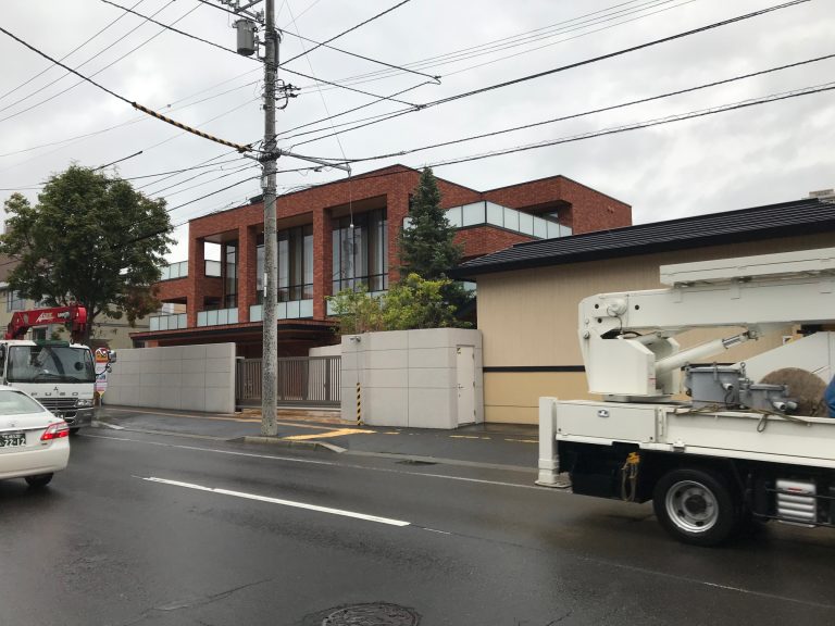 WJU見学会は３３名の参加です。プレ懇親会は、朝日ベストライフ様より６名＋旭川小泉福祉会様より２〜３名が加わって３０名くらいかなと。とっても、楽しみです。