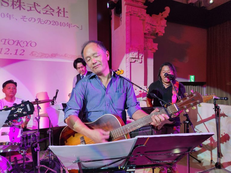 櫻井さんは、そんな過酷な世界で３５年もトップなわけで、やっぱ巨人ですね。