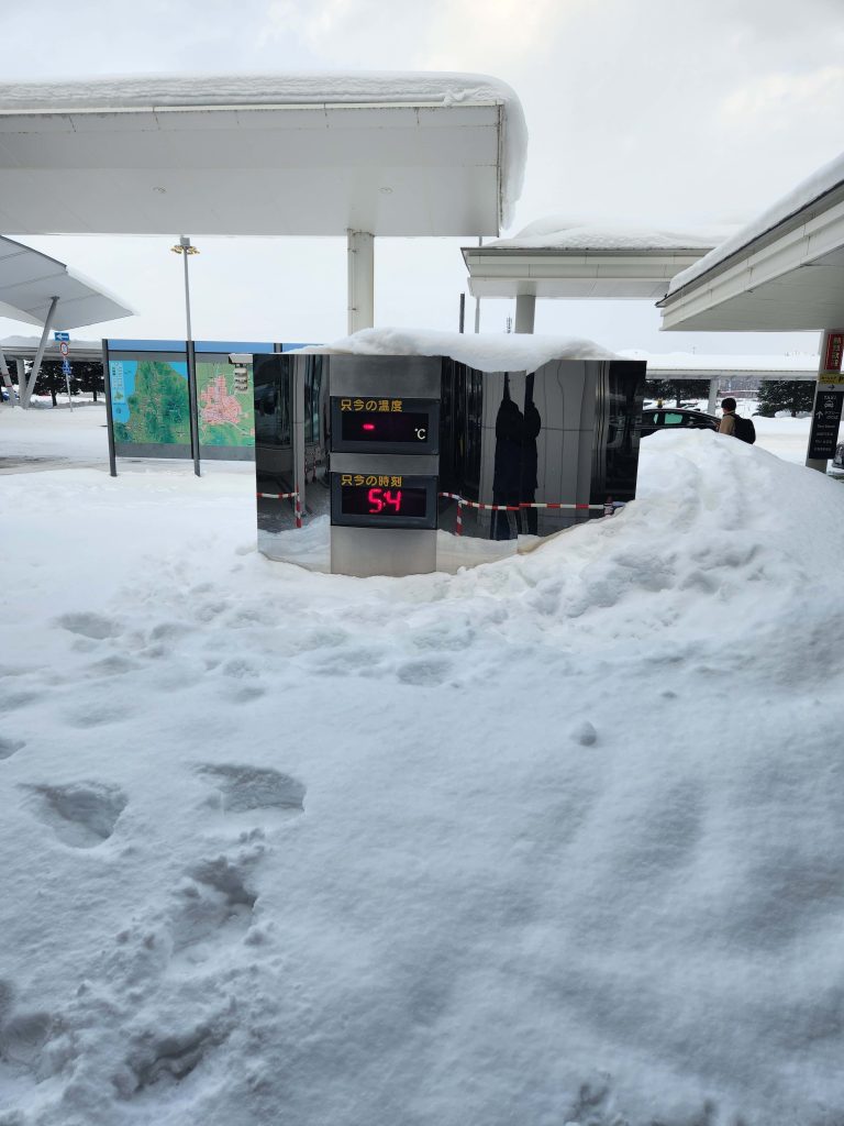 なんか、小泉さんのメールでは、まだまだ寒いらしく、やだなー。
