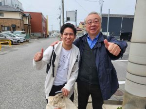 今日、滋賀県に来たら、「私の高校生の弟子」とバッタリ。当然、お母上の永田理事長ともに現れました。