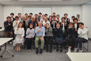 今日、冷静になり、会の名前を「狂気から始まり、同志の成功を共に喜ぶ会」で、「共喜会（KYOKI-KAI」にしようかと。