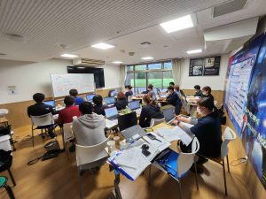 その様子を見ていると、黙ってはいますが、こっちは笑顔さんですよ。