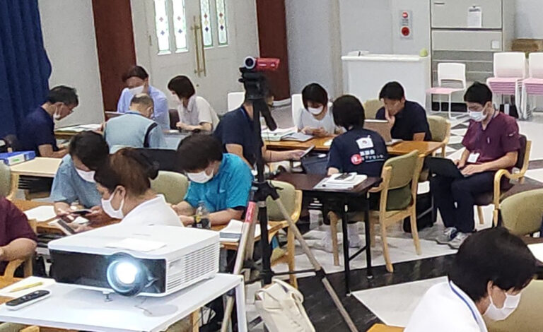 ほんと、驚かれたようですよ。真誠会さんの研修の参加者の前のめり具合に、「やらせじゃないかと思った。」と言われましたから。私も「はい、やらせです（笑）。」と。
