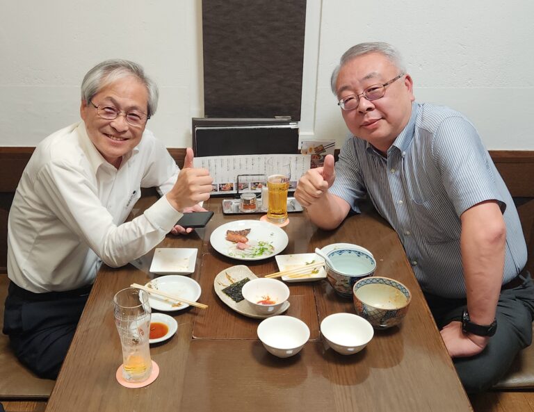 全ては夢から始まります。そして現実にするには狂気じゃなければ形にはならない。弱気は禁物ですが強気だけでもね。事業は、人を感動させるものじゃないと成功しない、でしょう？経営は「芸術」ですね。