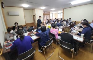 お金がかかるのです、教育には。だから、利益を上げて教育への投資ができる財務体質になるしかないのです。