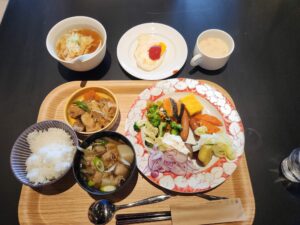 だから、朝から、こんなに食べて大丈夫？ 私。