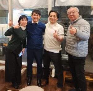 経営者３人の会話に６代目鞄持ちさんが入っているわけで、それだけで勉強になりますよね。