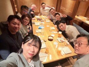 当然のことですが、勉強が終われば懇親会です。必ずあります。しかしながら参加は自由です。仕事以外は、全て、参加自由が会社の方針です。