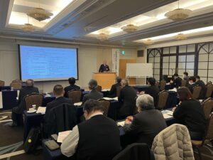 今日のような、こういう研修会がしたいですね。「ねえ、皆さん、みんなで言いたいこと言って、腹割って本気で話しながら研修しましょうよ、ね。」って。