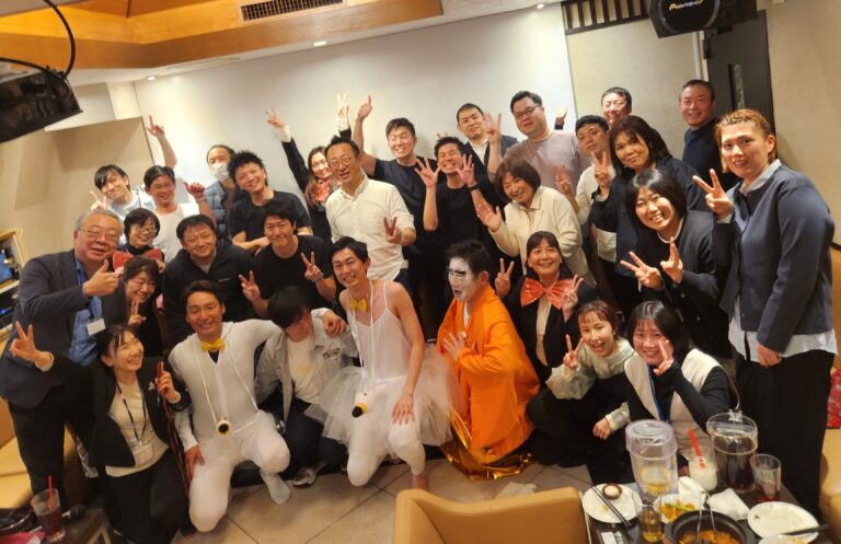 とっても楽しい懇親会でした。それぞれに考えていろんな「芸」が披露されました。