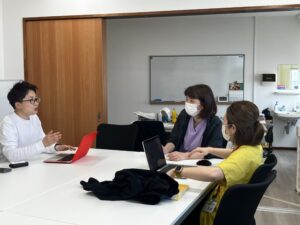 今日、WJUコンサルタントの藤木ダイナマイトが、真誠会感謝祭に、おぞば屋さんを出させていただけることになり、打ち合わせ会の末席をいただいて打ち合わせだったのこと。