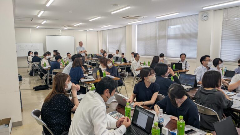 その若い職員が競って勉強している姿を見ていると、心の中で「頑張れ」と連呼しています。