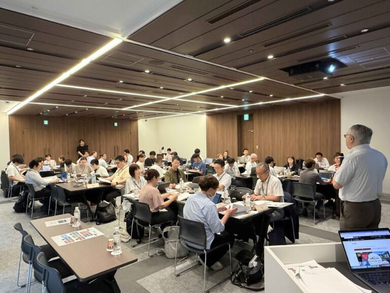 参加者は、２０２６年〜２０４５年までの２０年間の事業計画を作ることになりました。
