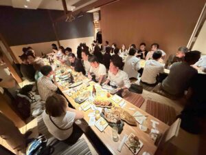 勉強したあとは、飲み会です。よく学びよく遊ぶ。